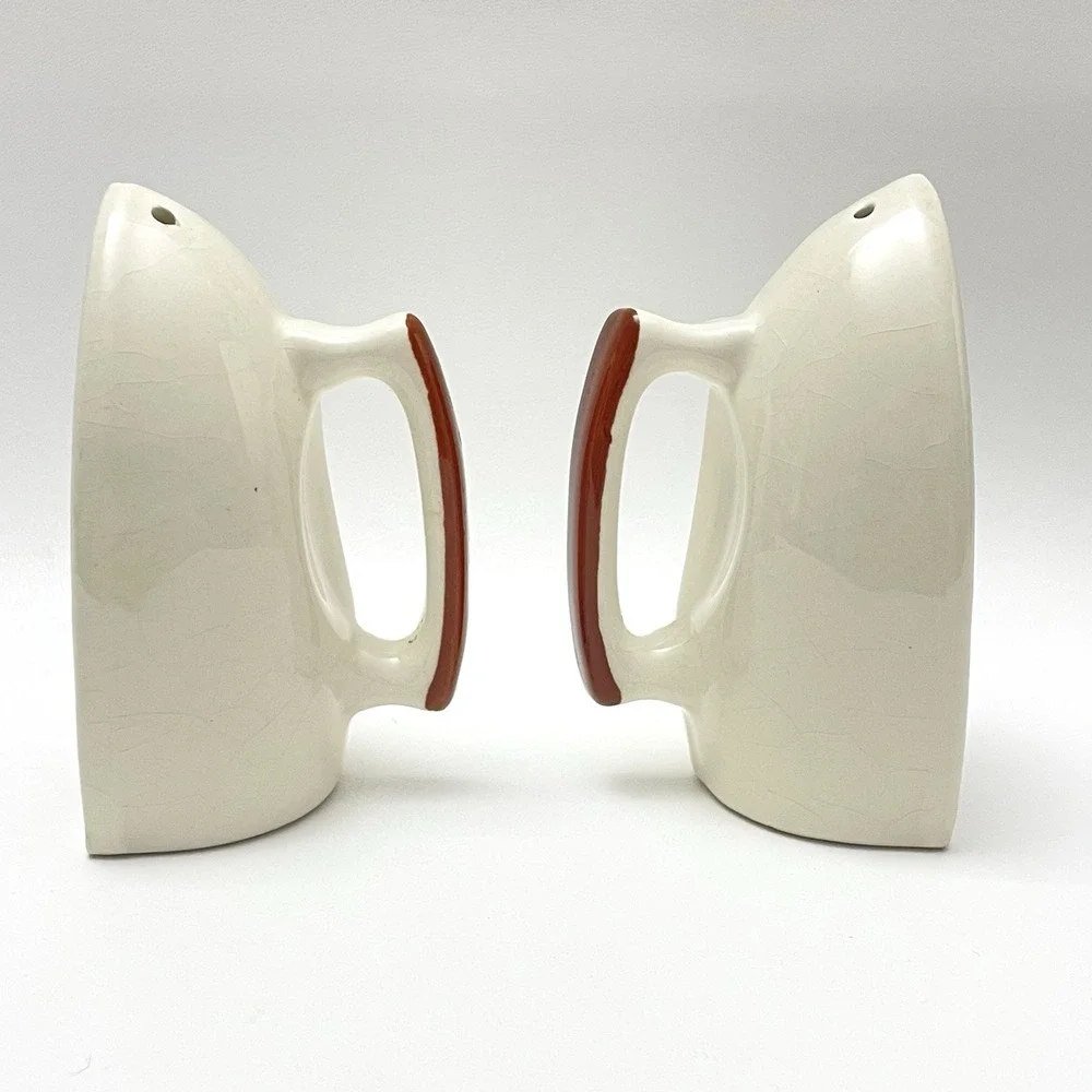 Artmark Farmhouse Roosters Chickens Iron Salt & Pepper Shakers Farmhouse Ceramic